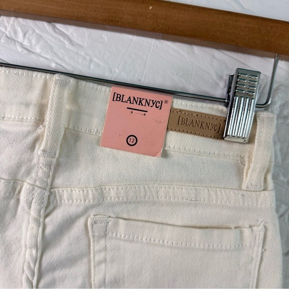 New Blank NYC Cream Jean Shorts with Colorful Crochet Patches Girls Kids Size 12 - Picture 2 of 16